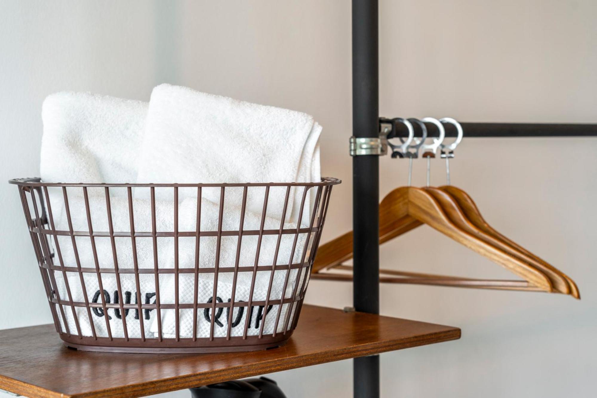 Quip Bed & Breakfast Пхукет Экстерьер фото